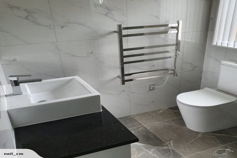 Photo of property in 20 Vinistra Road, Kumeu, 0810