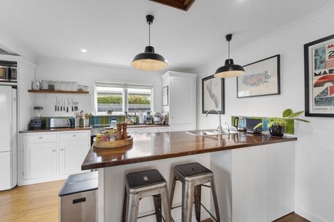 Photo of property in 9 Gavin Road, Raumati Beach, Paraparaumu, 5032