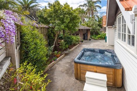 Photo of property in 14a Norwood Road, Bayswater, Auckland, 0622