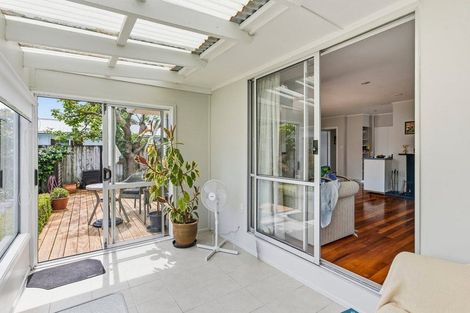 Photo of property in 17 Walton Road, Paraparaumu Beach, Paraparaumu, 5032