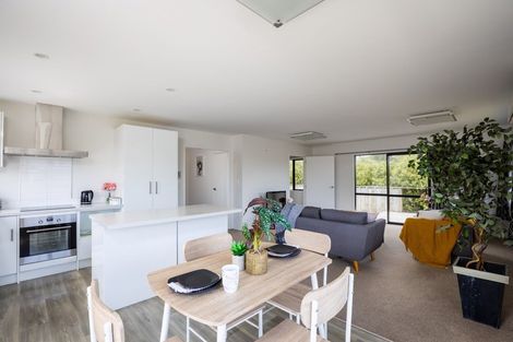 Photo of property in 11 Heta Road, Highlands Park, New Plymouth, 4312