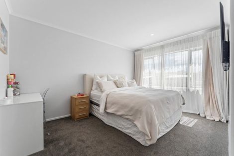 Photo of property in 48 Karepiro Drive, Stanmore Bay, Whangaparaoa, 0932