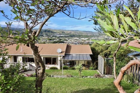 Photo of property in 4 Katarina Grove, Tawa, Wellington, 5028