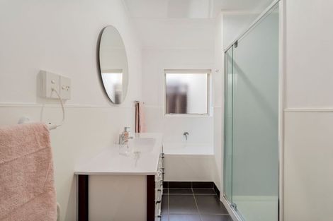 Photo of property in 25c Buscomb Avenue, Henderson, Auckland, 0610