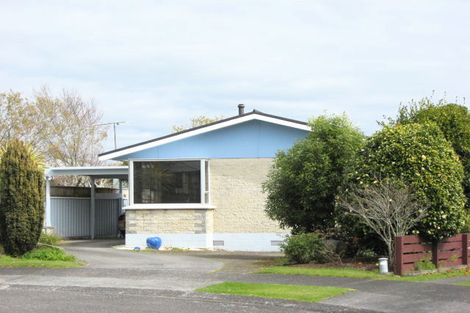 Photo of property in 22 Waiwera Place, Merrilands, New Plymouth, 4312