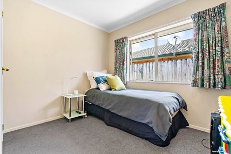 Photo of property in 19 Newinn Crescent, East Tamaki Heights, Auckland, 2016