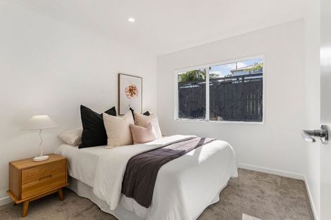 Photo of property in 34 Peach Road, Glenfield, Auckland, 0629
