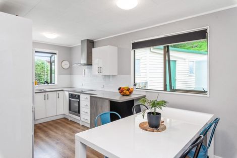 Photo of property in 37 Ruahine Street, Paraparaumu, 5032