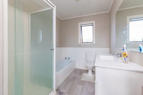 Photo of property in 2/40 Churchill Avenue, Manurewa, Auckland, 2102