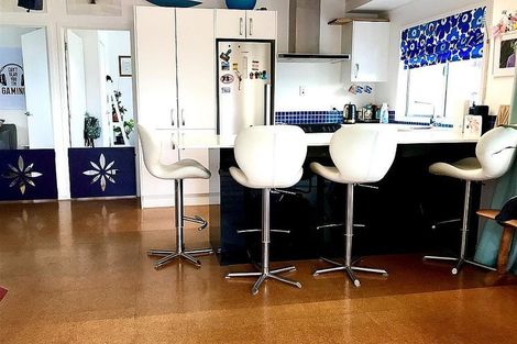 Photo of property in 28 Matakohe Road East, Matakohe, 0593