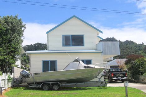 Photo of property in 21 Beach Road, Waihi Beach, 3611