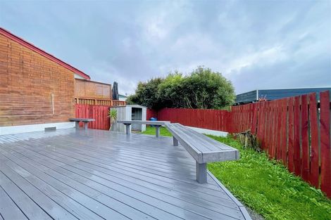 Photo of property in 2/82 Moore Street, Hillcrest, Auckland, 0627