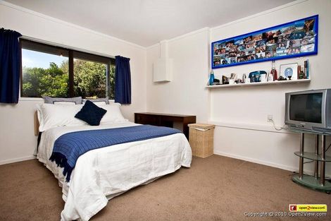 Photo of property in 150 Oaktree Avenue, Browns Bay, Auckland, 0630