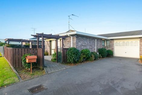 Photo of property in 98 Edgecumbe Road, Tauranga, 3110