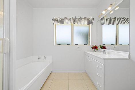 Photo of property in 49 Wharf Road, Clarks Beach, Pukekohe, 2679