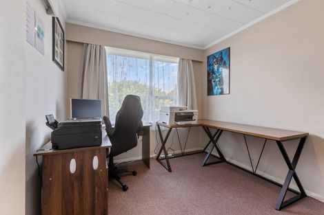 Photo of property in 6 Kauri Street, Merrilands, New Plymouth, 4312