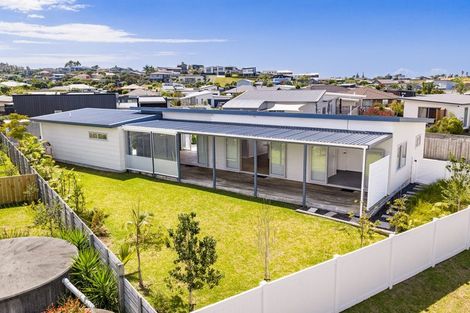 Photo of property in 5 Northcoast Place, Mangawhai Heads, Mangawhai, 0505