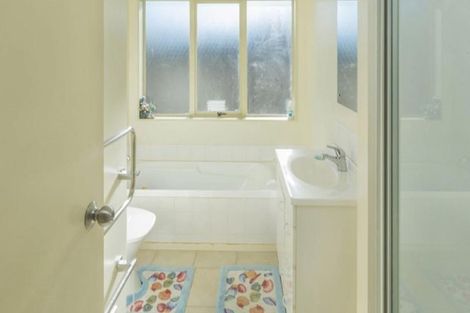 Photo of property in 28 Raphoe Road, Flat Bush, Auckland, 2019