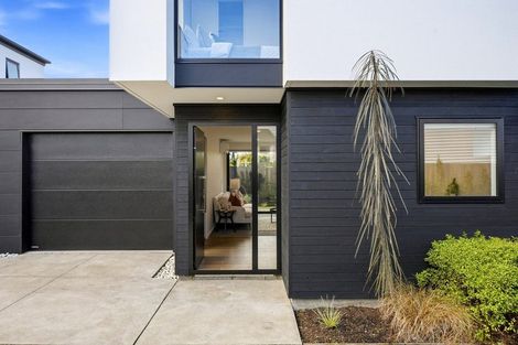Photo of property in 2/233 Edgeware Road, Edgeware, Christchurch, 8013