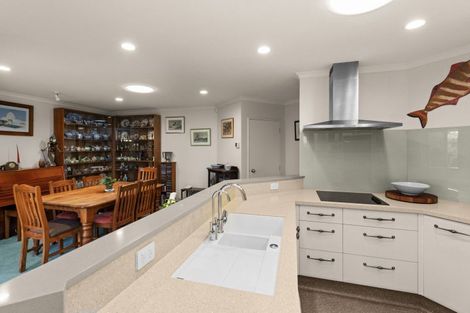 Photo of property in 11 Kingsgate Avenue, Havelock North, 4130