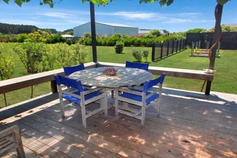 Photo of property in 9 Lakeview Drive, Foxton Beach, Foxton, 4815