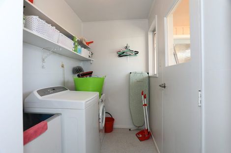 Photo of property in 17 Pirinoa Street, Feilding, 4702