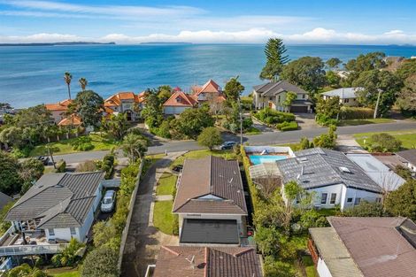 Photo of property in 1/31 Cliff Road, Torbay, Auckland, 0630