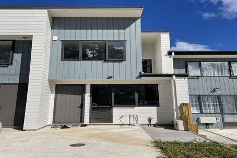 Photo of property in 32 Karoro Road, One Tree Point, 0118