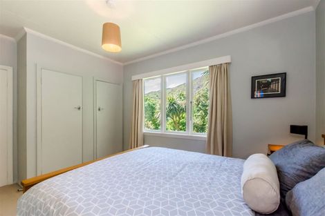 Photo of property in 27 Wellington Road, Paekakariki, 5034