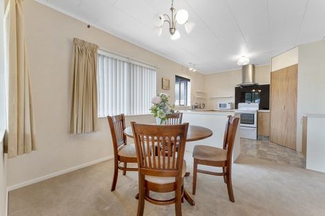 Photo of property in 2/7 Mahoe Street, Strandon, New Plymouth, 4312