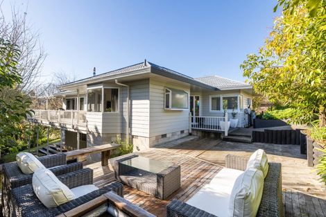 Photo of property in 31 Busby Hill, Havelock North, 4130