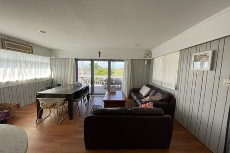 Photo of property in 23 Tobruk Crescent, Milford, Auckland, 0620