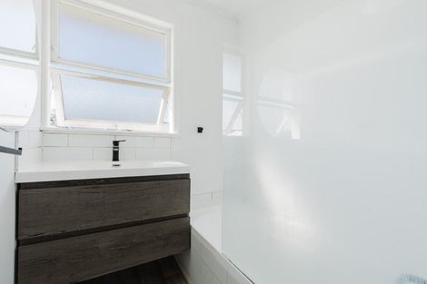 Photo of property in 10 Bremridge Place, Melville, Hamilton, 3206