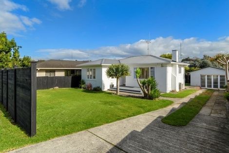 Photo of property in 11 Goods Road, Otumoetai, Tauranga, 3110