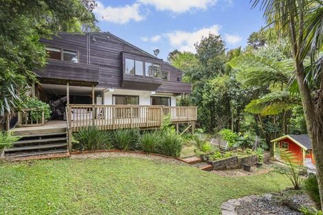 Photo of property in 132 Woodlands Park Road, Titirangi, Auckland, 0604