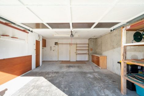 Photo of property in 1b Westview Grove, Miramar, Wellington, 6022