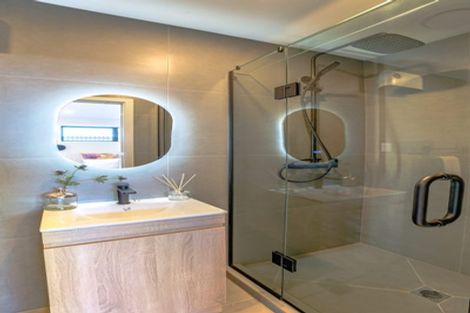 Photo of property in 858e East Coast Road, Northcross, Auckland, 0630