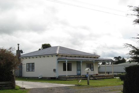 Photo of property in 2 Olivia Street, Stratford, 4332