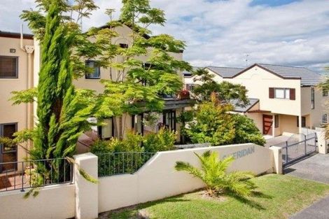 Photo of property in 3/30 Fields Parade, Oteha, Auckland, 0632