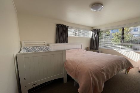 Photo of property in 1/16a Camrose Place, Glenfield, Auckland, 0629