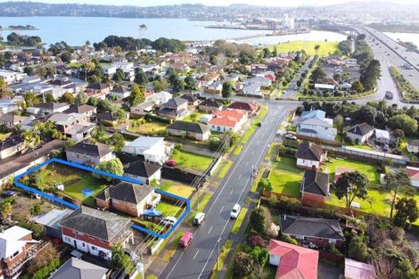 Photo of property in 25 Crawford Avenue, Mangere Bridge, Auckland, 2022