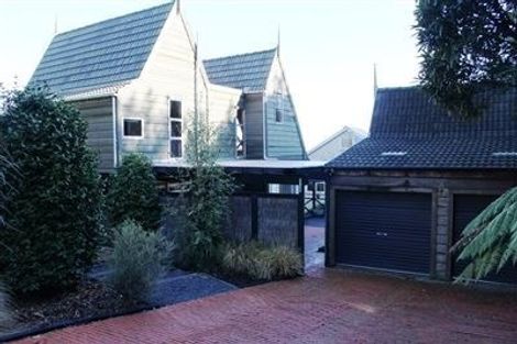 Photo of property in 21 Kakariki Grove, Waikanae, 5036