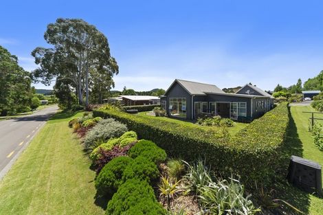 Photo of property in 2 Seagers Close, Kinloch, Taupo, 3377