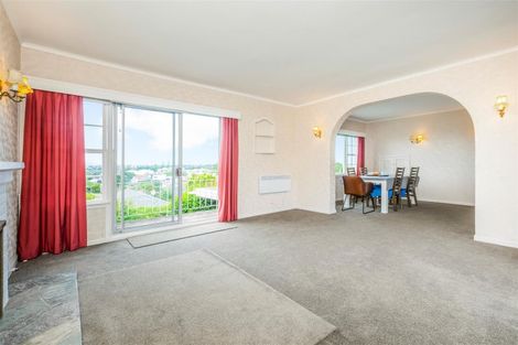 Photo of property in 39 Mellons Bay Road, Mellons Bay, Auckland, 2014
