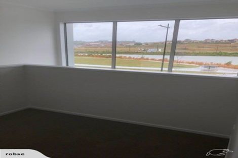 Photo of property in 44 Owen Chapman Drive, Red Beach, 0932