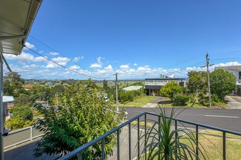 Photo of property in 152 Brunton Crescent, Thames, 3500