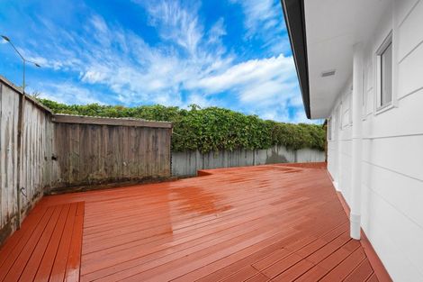 Photo of property in 2/29 Kindergarten Drive, Conifer Grove, Takanini, 2112