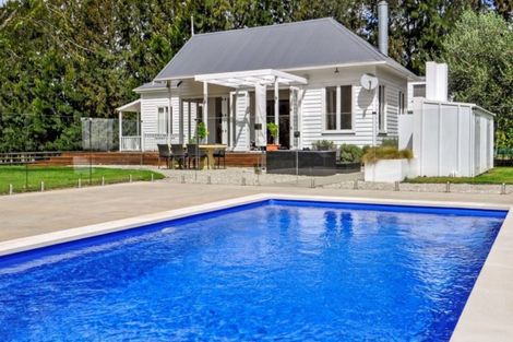 Photo of property in 62 Boord Crescent, Kumeu, 0891