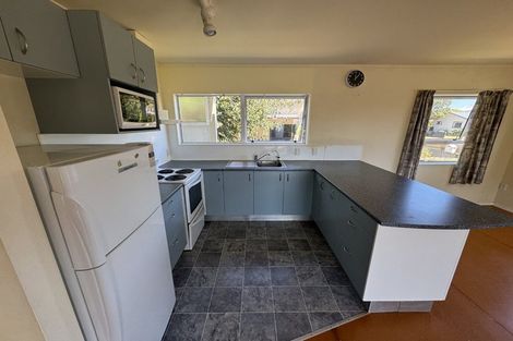 Photo of property in 72 Queens Road, Waikanae Beach, Waikanae, 5036