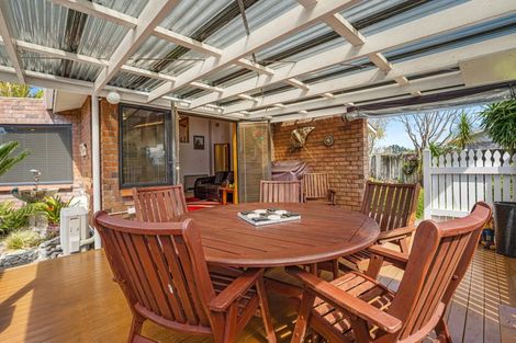 Photo of property in 8 Argyle Place, Highlands Park, New Plymouth, 4312